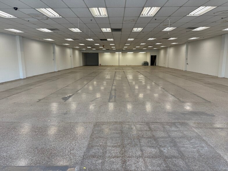 More Photos Of 11223 Washington Blvd, Whittier Freestanding For Sale