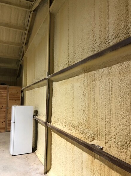 More Photos Of 1009 Old Plantersville, Montgomery Warehouse For Lease