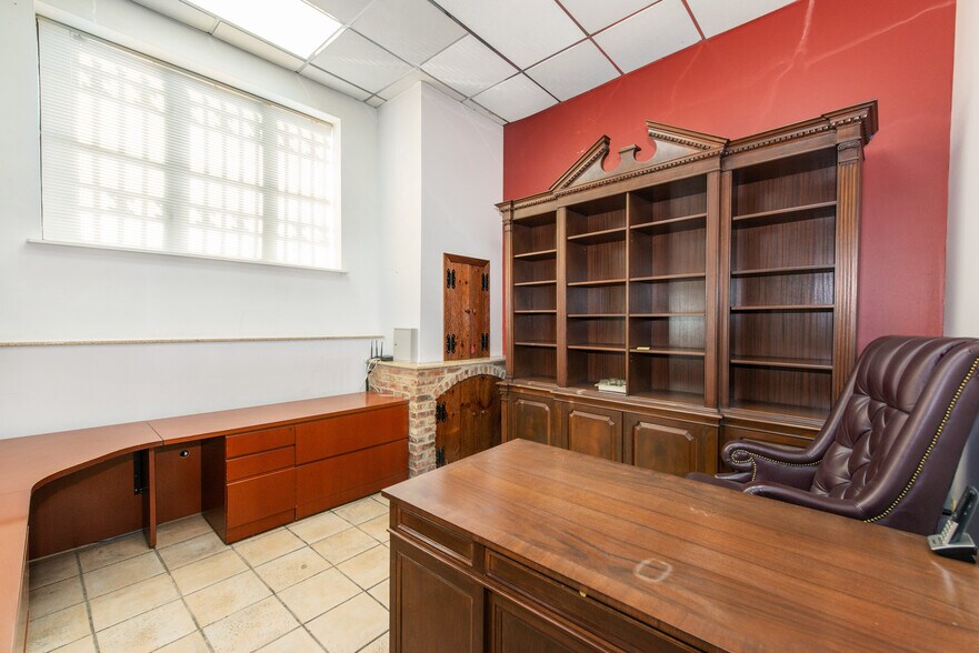 More Photos Of 124 Johnson St, Newark Warehouse For Sale