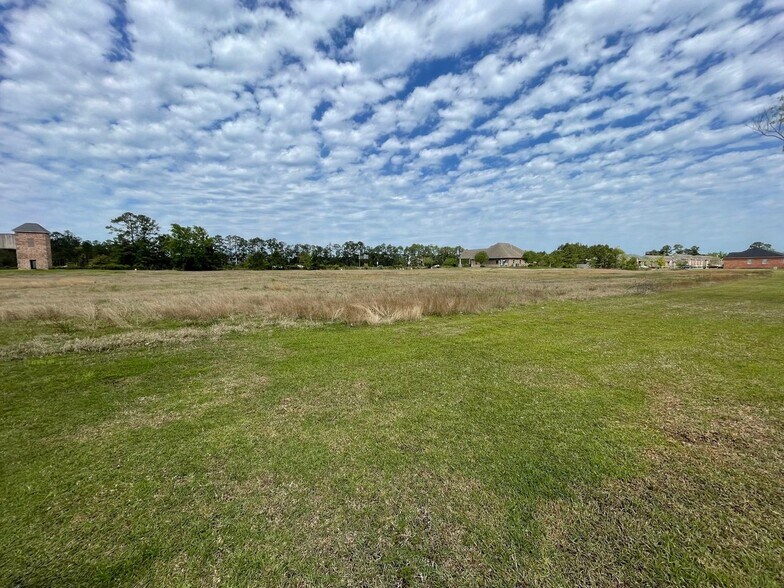 More Photos Of 140 E I 10 Service Rd, Slidell Medical For Sale