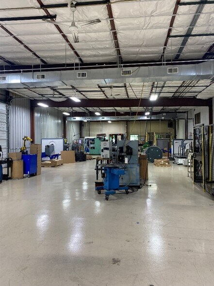 More Photos Of 2302 Spring Ridge Dr, Spring Grove Manufacturing For Sale