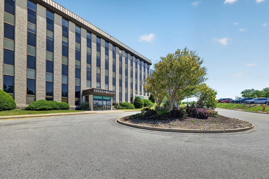 More Photos Of 5445-5601 Loch Raven Blvd, Baltimore Medical For Lease