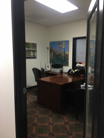 More Photos Of 321 S Casino Center Blvd, Las Vegas Parking Garage For Lease