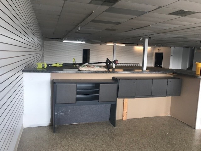 More Photos Of 8125-8187 Mall Rd, Florence Unknown For Lease