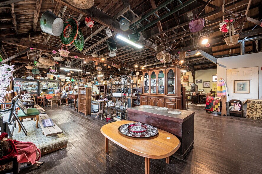 More Photos Of 2933 E High St, Pottstown General Retail For Sale