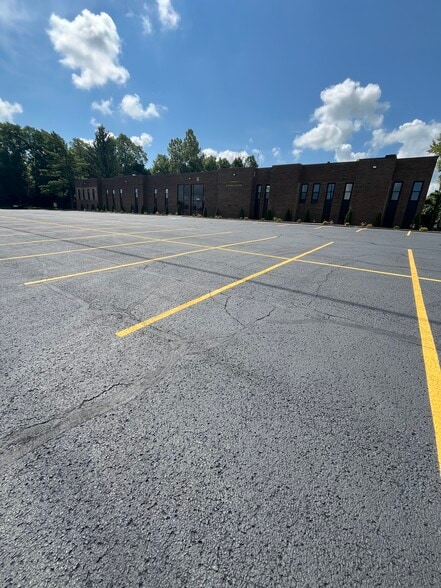 More Photos Of 7505 Sussex Dr, Florence Medical For Lease