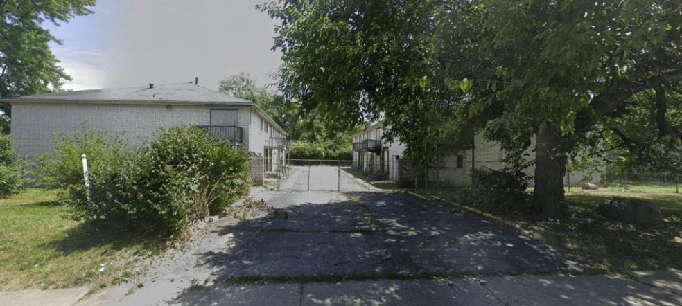 More Photos Of 5080 Roselawn Dr, Indianapolis Apartments For Sale