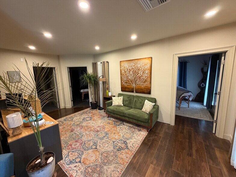 More Photos Of 11520 Oakhurst Rd, Largo Medical For Lease