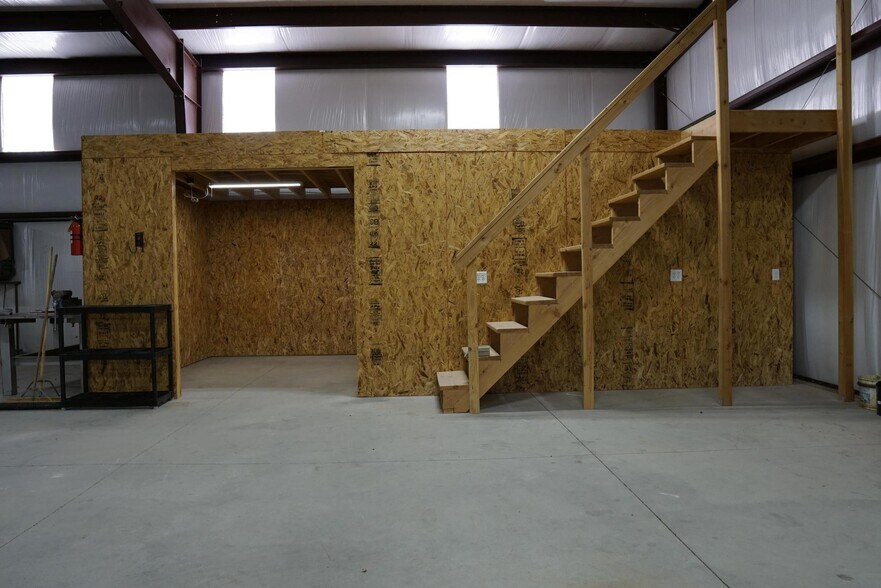 More Photos Of 825 Cannonball dr, Big Water Research And Development For Lease
