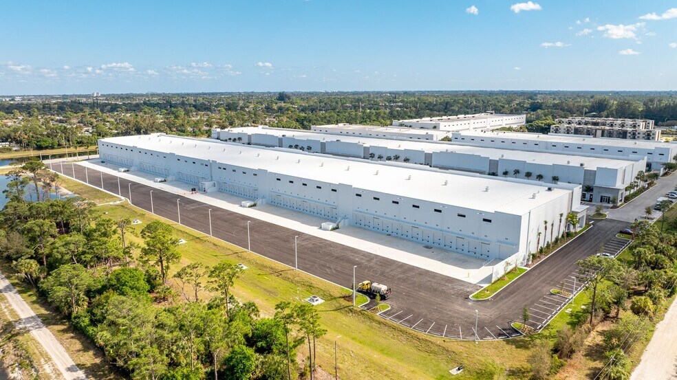 More Photos Of 6017 Southern Blvd, West Palm Beach Unknown For Lease