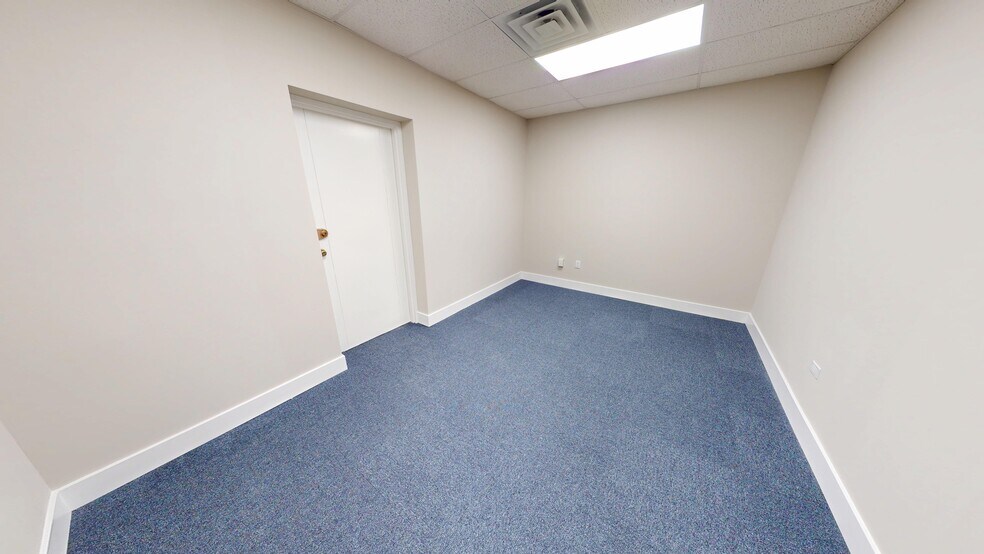 More Photos Of 13594 Monterey Ln, Blue Ridge Summit Office For Lease
