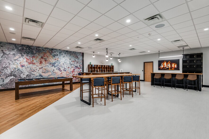 More Photos Of 600 E Las Colinas Blvd, Irving Office For Lease