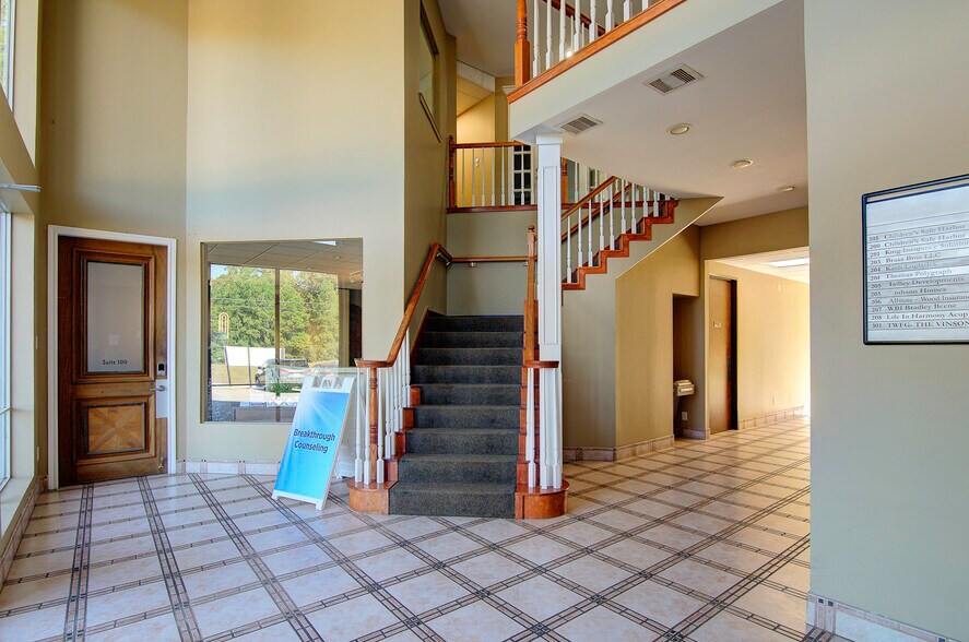 More Photos Of 12603 Highway 105 W, Conroe Office For Sale