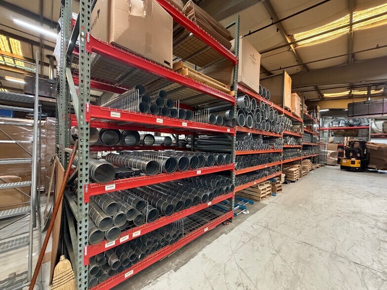 More Photos Of 5 Lunar Dr, Woodbridge Warehouse For Lease