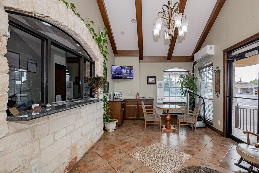 More Photos Of 3005 Houston Hwy, Victoria Hotel For Sale