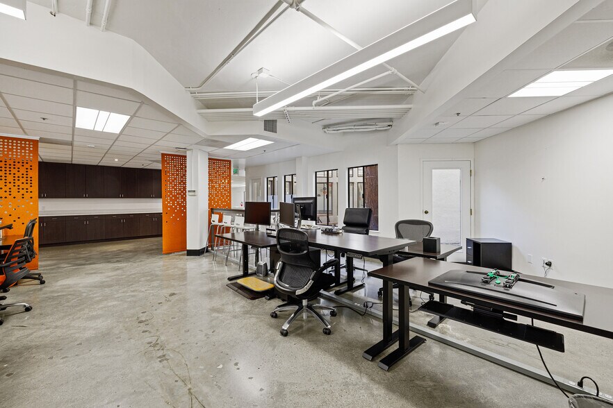 More Photos Of 375 Forest Ave, Palo Alto Office Residential For Lease