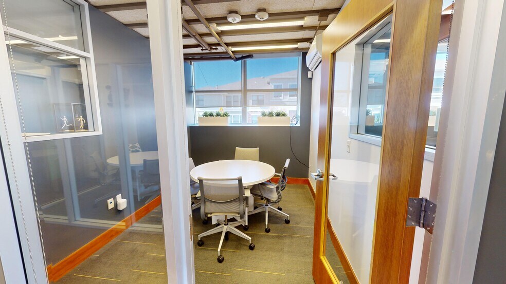 More Photos Of 2201 E 6th St, Austin Loft Creative Space For Lease