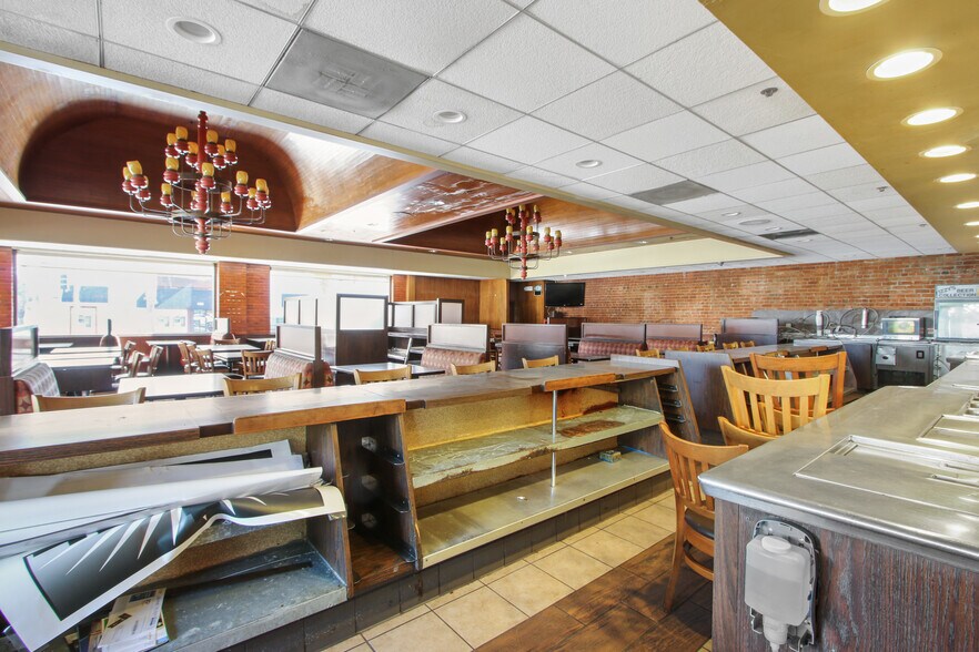 More Photos Of 1433 Wilshire Blvd, Santa Monica Restaurant For Lease