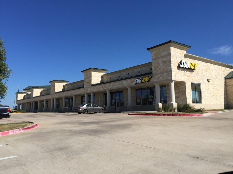 More Photos Of 102 S State Highway 274, Kemp Storefront For Lease