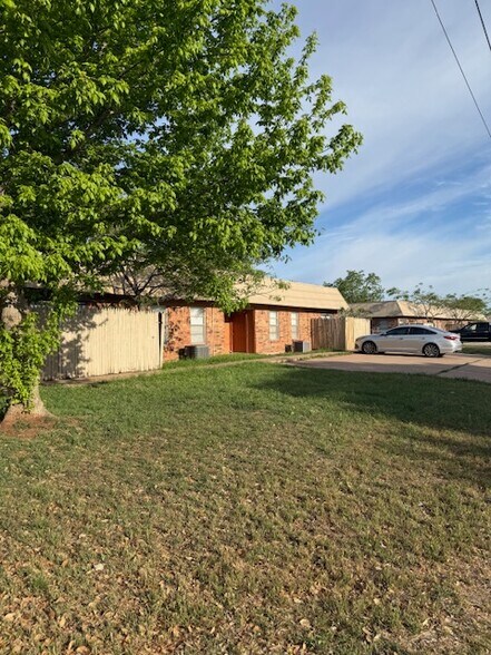 More Photos Of 200 N Jefferson St, Abilene Apartments For Sale