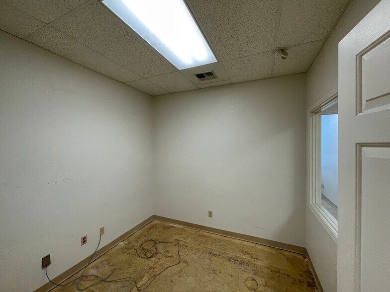 More Photos Of 2926 G St, Merced Office For Lease