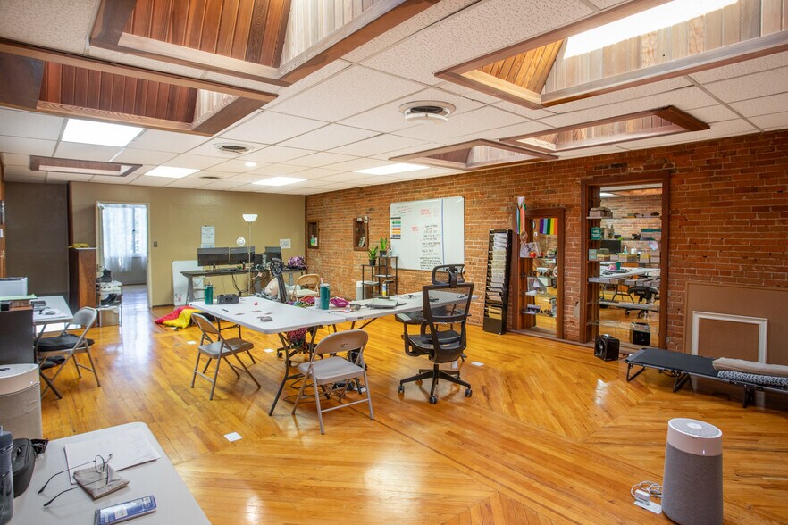 More Photos Of 310-312 1st St, Marysville Office Residential For Lease