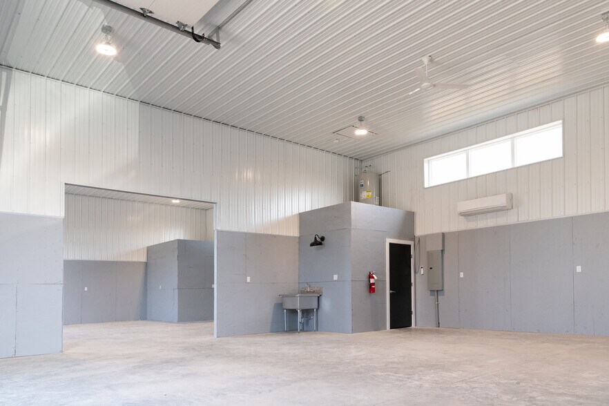 More Photos Of 25 Industrial Tract, Hudson Warehouse For Lease