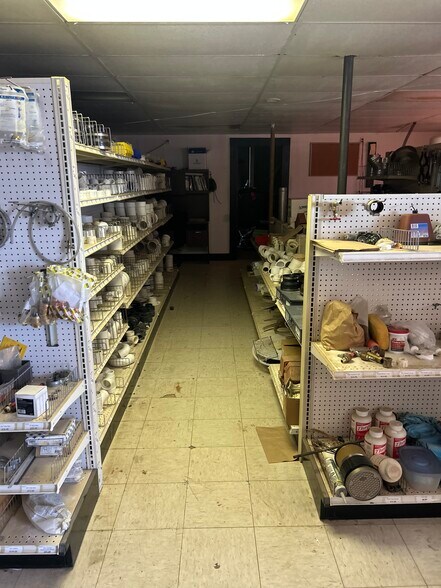 More Photos Of 501 E Broadway St, Andrews Office For Sale