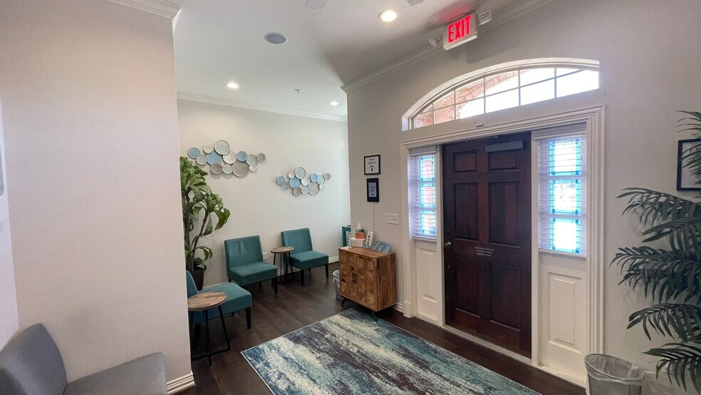 More Photos Of 8668 John Hickman Pky, Frisco Medical For Sale