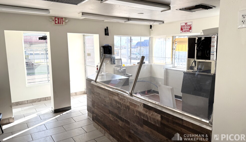 More Photos Of 1055 E Irvington Rd, Tucson Fast Food For Sale