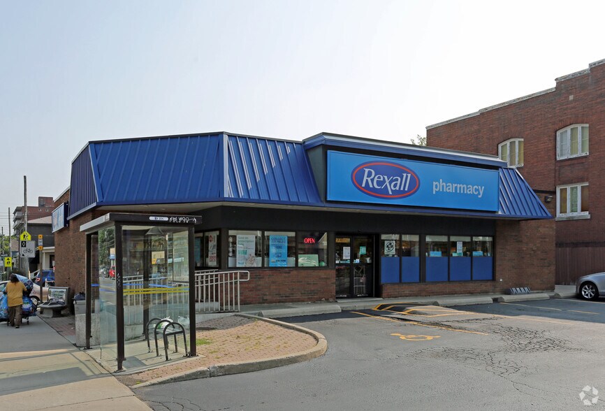 Primary Photo Of 331 Dundurn St S, Hamilton Freestanding For Sale