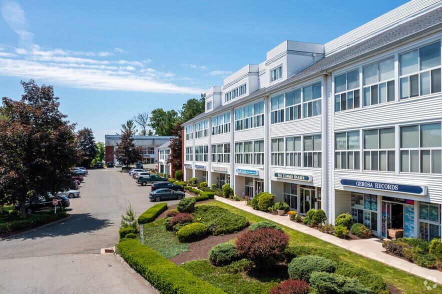 More Photos Of 246 Federal Rd, Brookfield Medical For Sale