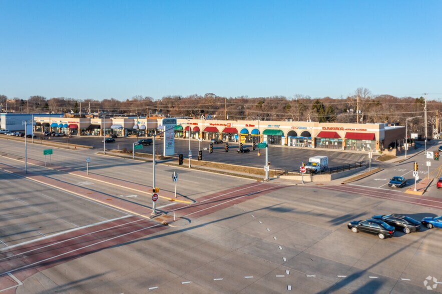 More Photos Of 801-861 N Mayfair Rd, Wauwatosa Unknown For Lease