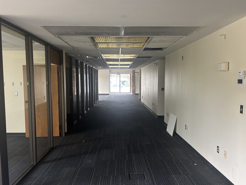 More Photos Of 350 N Summit St, Crescent City Freestanding For Sale