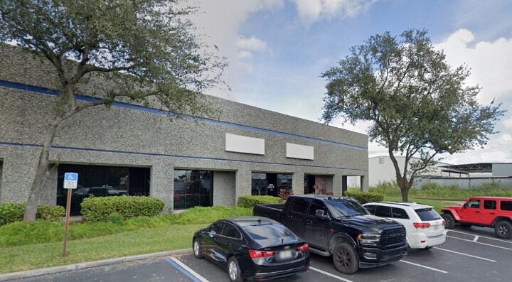 More Photos Of 9955 NW 116th Way, Medley Showroom For Lease
