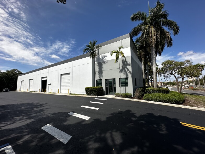 More Photos Of 4935 Park Ridge Blvd, Boynton Beach Warehouse For Lease