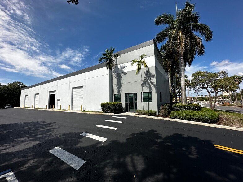 More Photos Of 4935 Park Ridge Blvd, Boynton Beach Warehouse For Lease