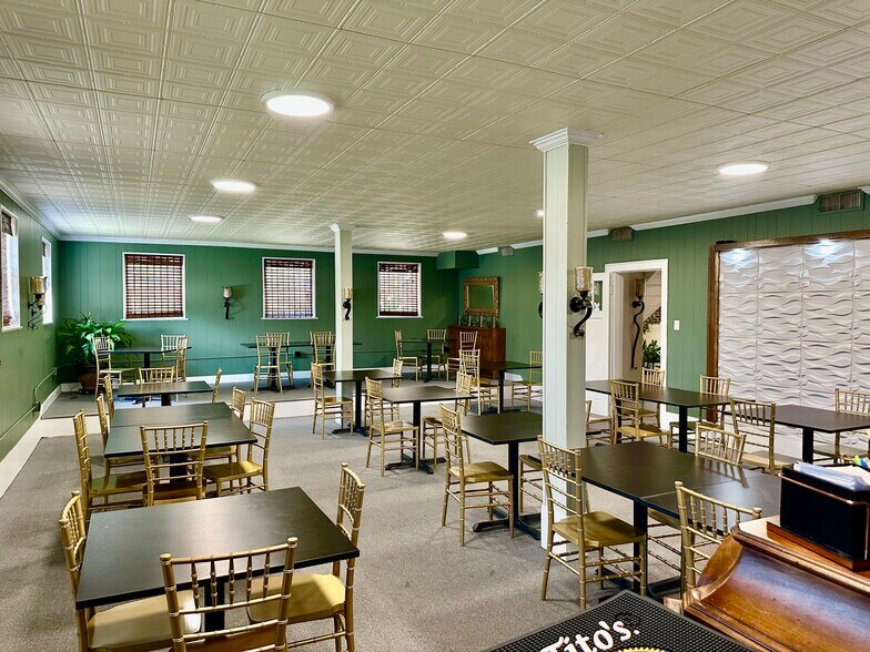 More Photos Of 1424 E Main St, Humboldt Hospitality For Sale