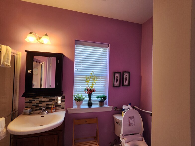 More Photos Of 1901 Pennview Rd, Havertown Flex For Sale