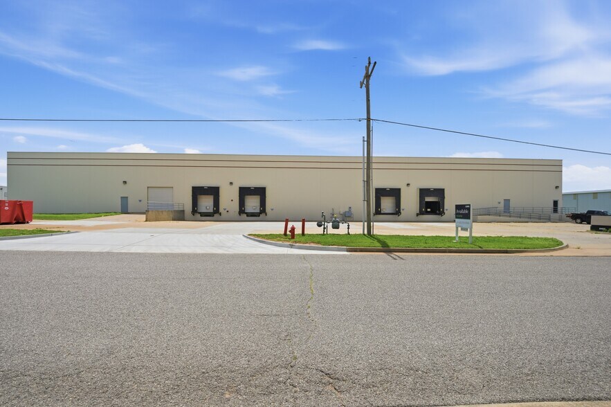 More Photos Of 5400 SW 33rd St, Oklahoma City Warehouse For Lease