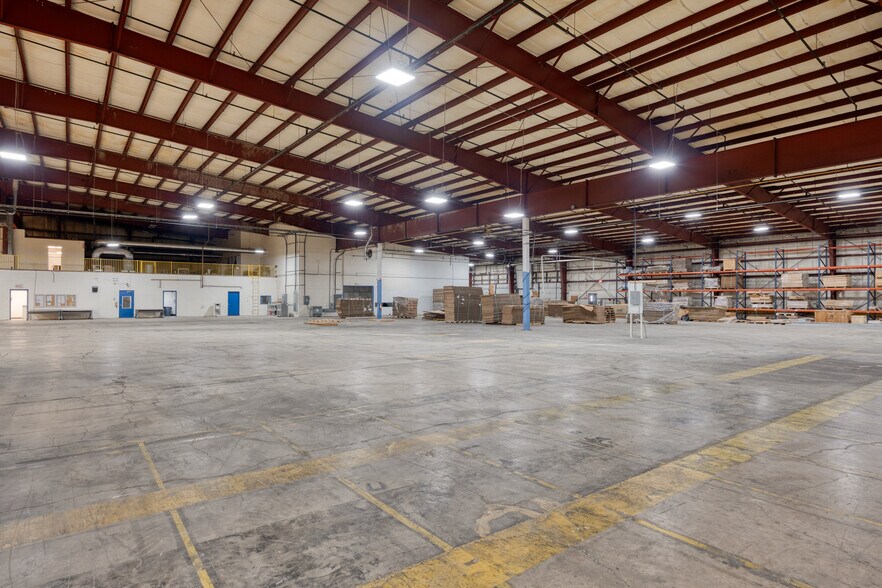 More Photos Of 6040 Progress St, Niagara Falls Warehouse For Lease