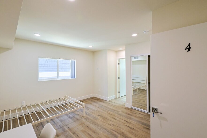 More Photos Of 1237 W 25th St, Los Angeles Apartments For Sale