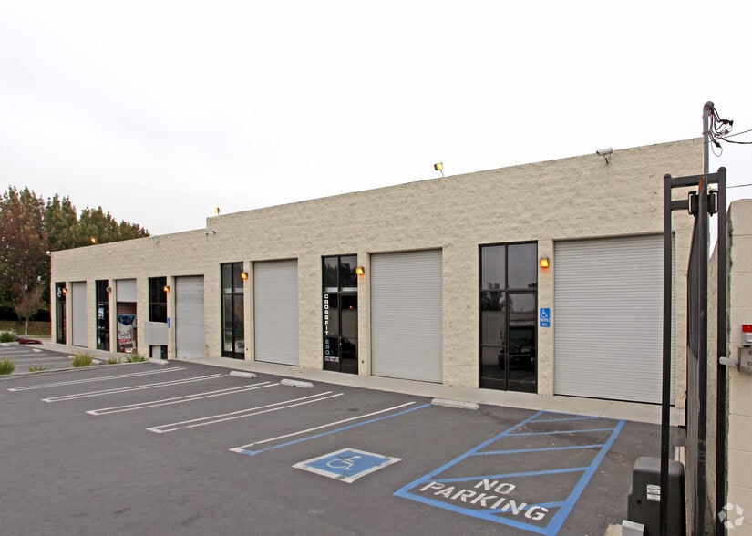 More Photos Of 921 Van Ness Ave, Torrance Warehouse For Lease