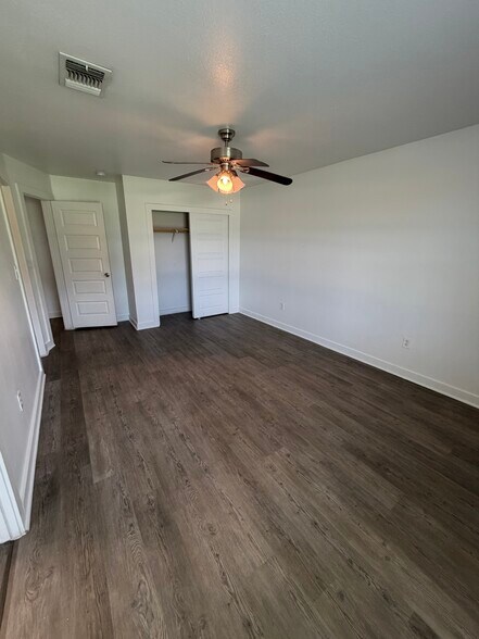 More Photos Of 3464 County Road 100, Hutto Land For Lease