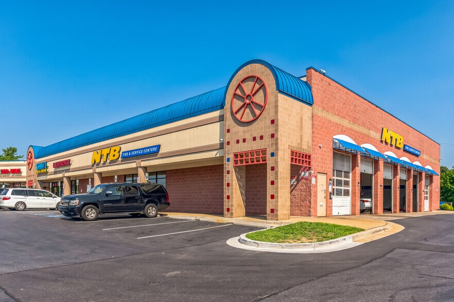 More Photos Of 9900 Greenbelt Rd, Lanham Storefront For Sale