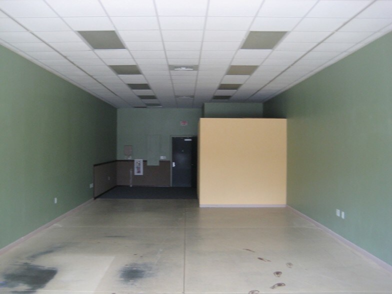 More Photos Of 1960 Riviera Dr, Mount Pleasant General Retail For Lease
