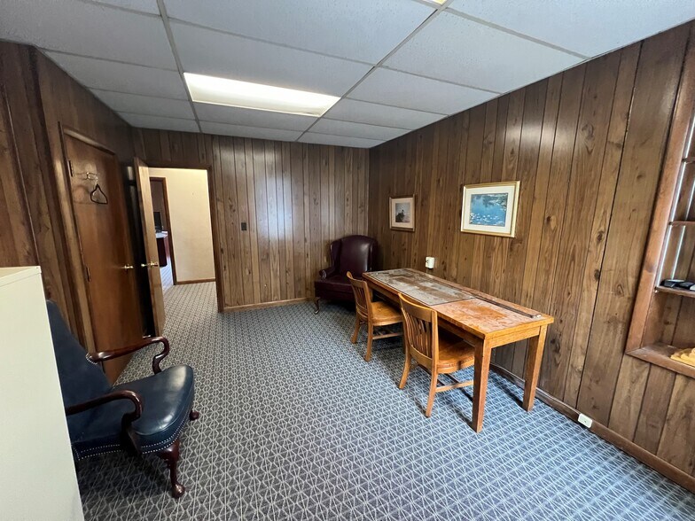 More Photos Of 25 W Courtland St, Bel Air Office For Lease
