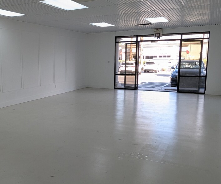 More Photos Of 3827 E Sunset Rd, Las Vegas Unknown For Lease