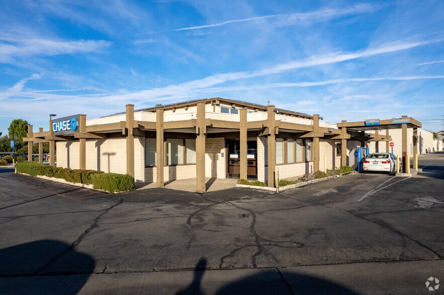 More Photos Of 23404-23420 Lyons Ave, Newhall Unknown For Lease