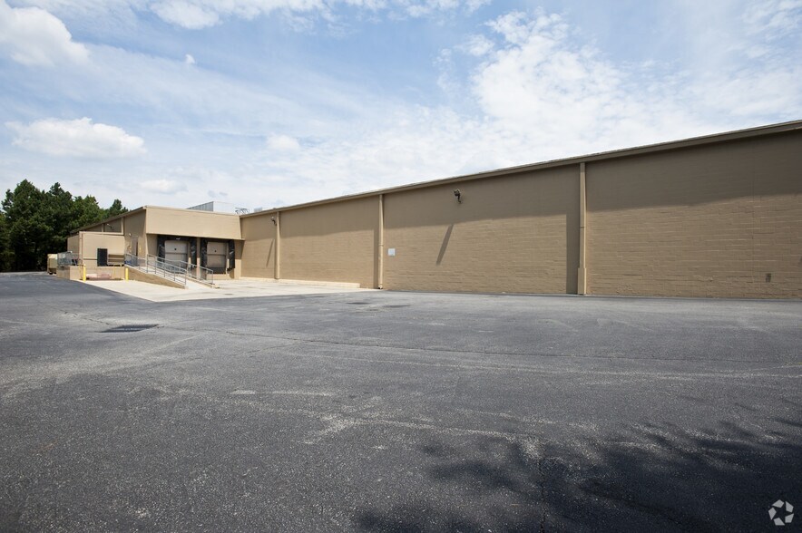 More Photos Of 13800 Highway 9, Alpharetta Storefront For Lease